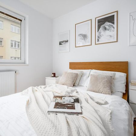 Prague Days - Bright Apartment - Balcony - Private Parking מראה חיצוני תמונה
