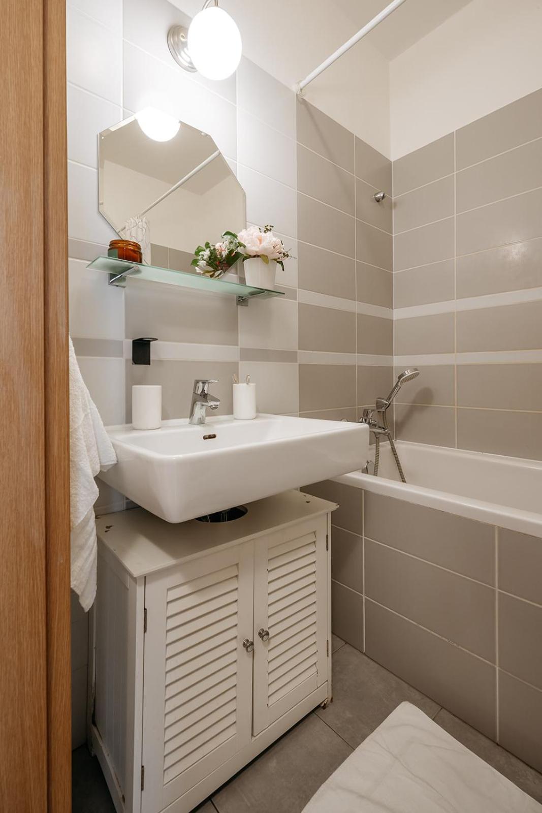 Prague Days - Bright Apartment - Balcony - Private Parking מראה חיצוני תמונה