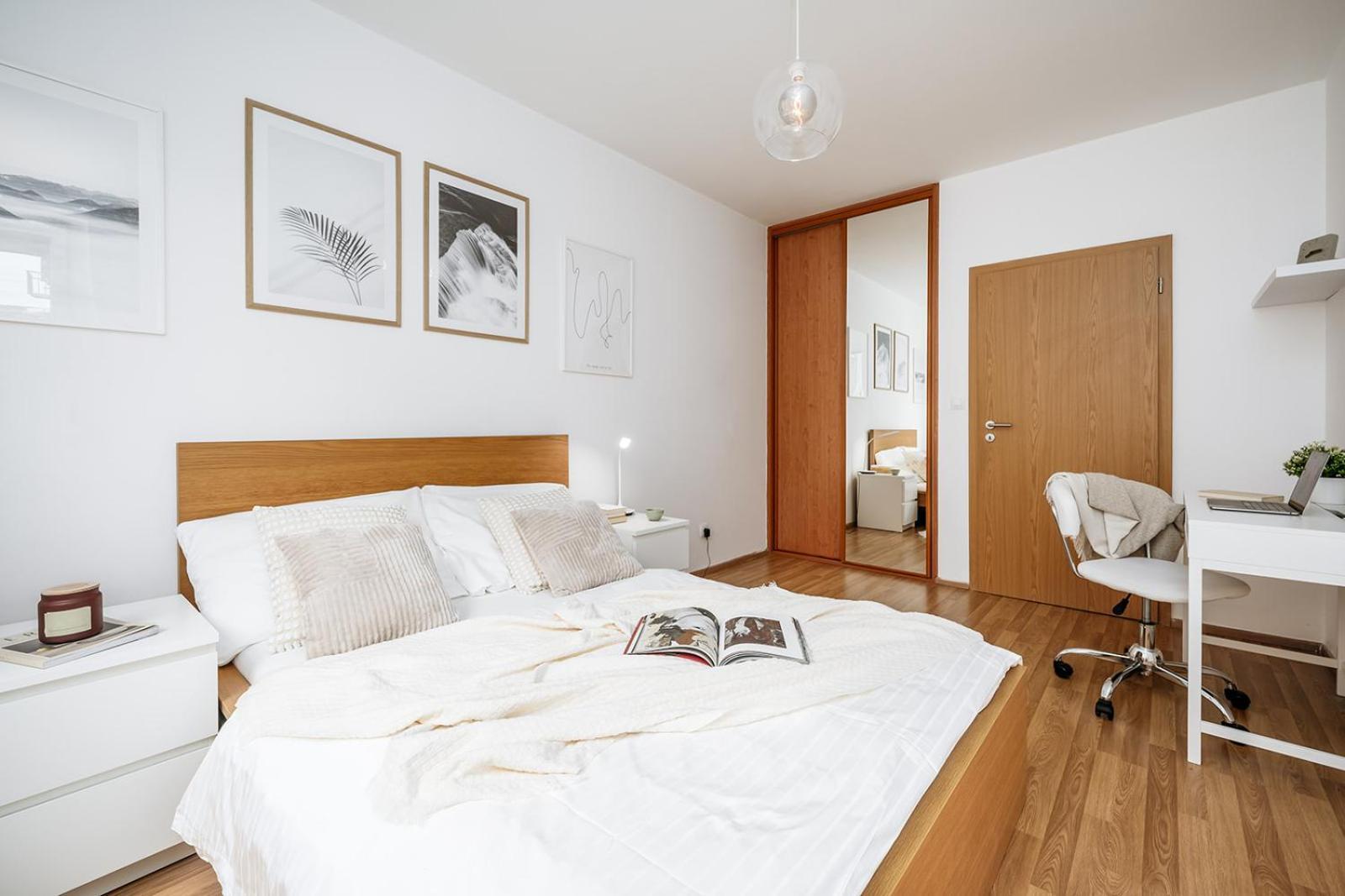 Prague Days - Bright Apartment - Balcony - Private Parking מראה חיצוני תמונה